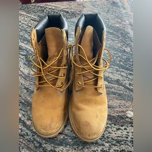 Timberland kids boots.  Size 5